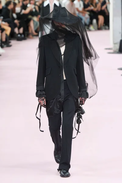 Look 1
